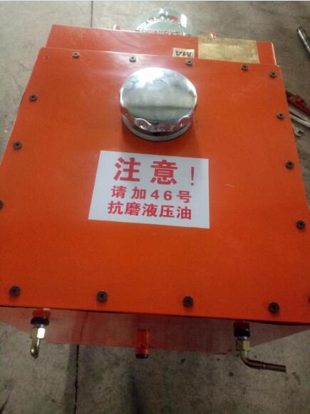 用架柱式液壓回轉(zhuǎn)鉆機(jī)，請用46號抗磨液壓油